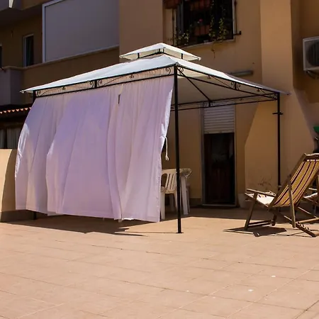 Con Terrazza A Livello Apartment