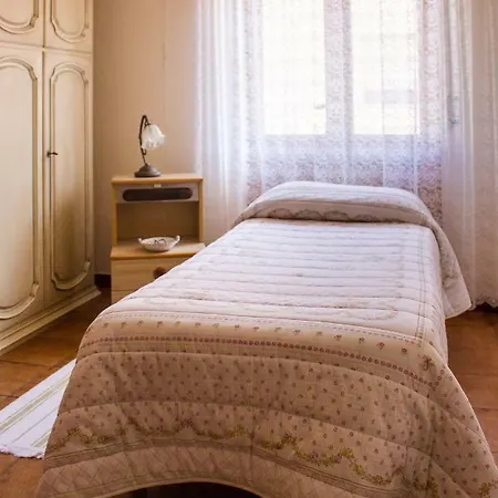 Con Terrazza A Livello Apartment *